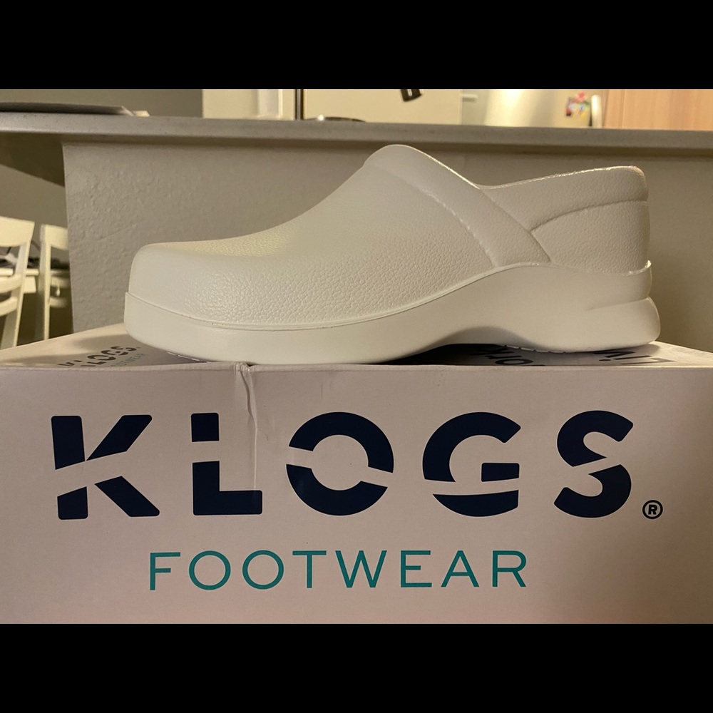 MENS KLOGS SHOES SIZE 10 (WIDE)